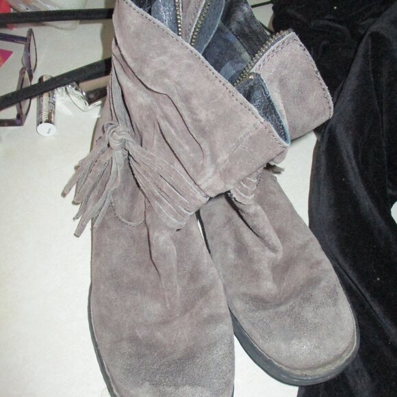 Born Ankle Boots Grey Suede Tassel Fringe Boho Women's 8 - Picture 3 of 8